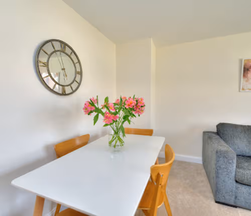 Executive Fairfields Apartment