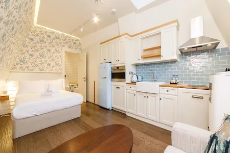 Tooley Street Apartment