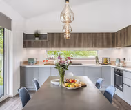 (LAKE) Lakeside Lodge 3p