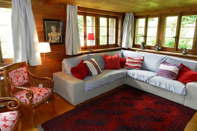 A Traditional Alpine 240 sqm Chalet in Central Gstaad