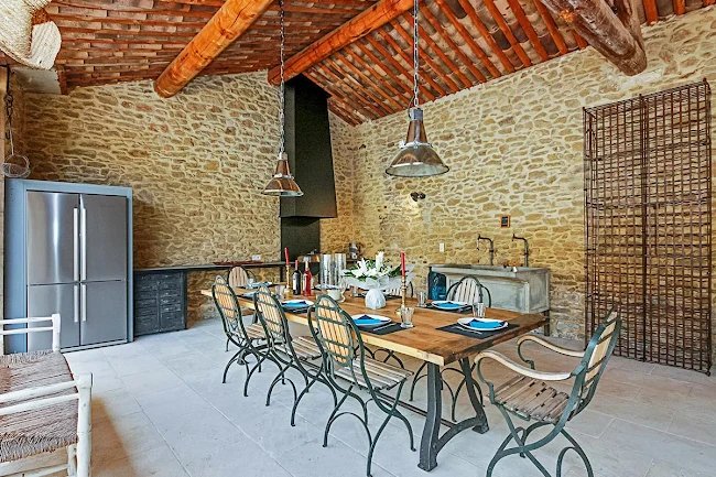 Quintessential Provencal Villa in the Hamlet of Maubec