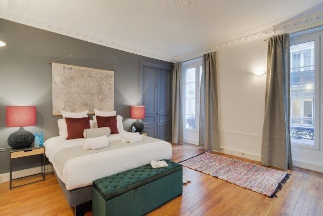 A  200M2 JEWEL IN CHAMPS ELYSEES