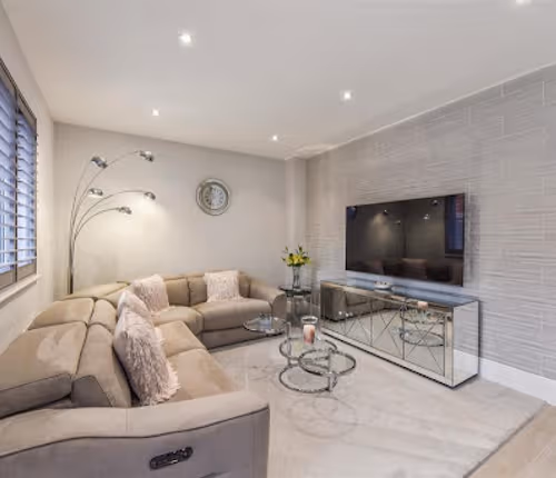 Barfoot Four Bedroom Luxury House