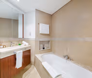 Elegant 2 BR In Downtown Dubai