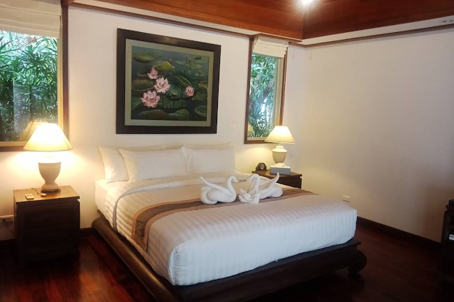 Splendid Villa Near Kata Beach