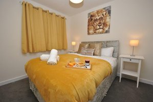 Oakfield House*Spacious*Boutique house*Parking*LFC