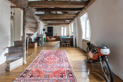 A 17TH CENTURY TOWNHOUSE IN THE LIVELY MARAIS