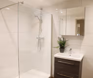 Bathroom - 1 bed apartment