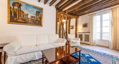 BETWEEN LOUVRE& ILE DE LA CITE