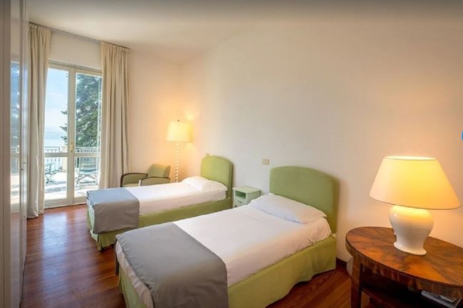 ALL-ENCOMPASSING LUXURY 600M2 VILLA WITH MAGICAL EXQUISITE VIEWS OF LAKEMAGGIORE
