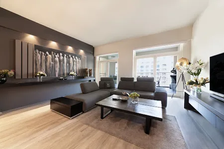Luxurious Shoreline Apartments