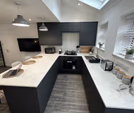 Fully equipped kitchen in 1 bed at (TOW8a) Tower Hide 1p