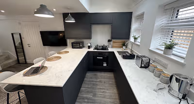 Fully equipped kitchen in 1 bed at (TOW8a) Tower Hide 1p
