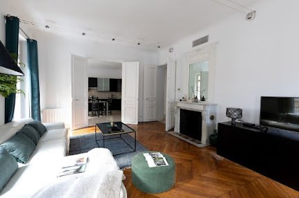 165M2 LAVISH ABODE-AVE MONTAIGNE & CHAMPS ELYSEES