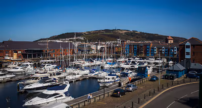 Exterior of Baystays Scenic View