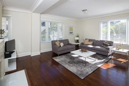 Larkin Street Serviced Apartment