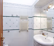 Cozy Oppio Serviced Apartment