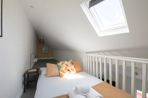 Cosy Central Mezzanine Flat, Walking distance to City Centre