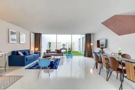 160M2 SKYLIT HOME PORT D'ORLEANS