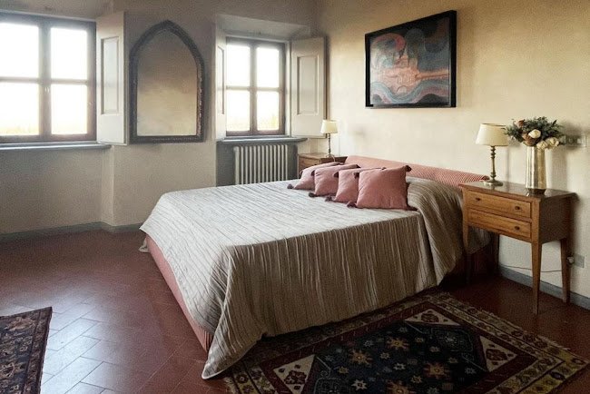 CLASSIC TUSCAN VILLA WITH SWIMMING POOL AND GARDEN