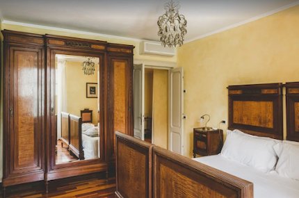 Magnificient Villa located right on the shores of Lake Como