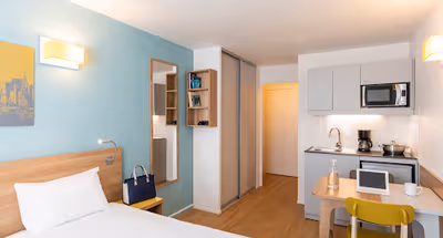 Luxury bedroom at La Defense Charras - Champs Elysees