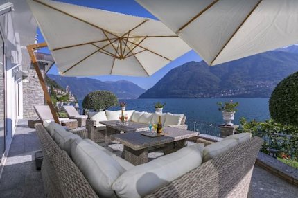 Enchanting Villa on the Shore of the Serene Lake Como